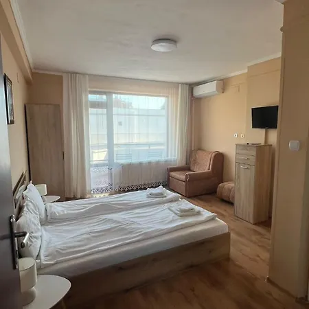Хотел семеен свети петър 3*