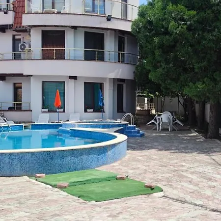 Family Hotel Adia Blue 3*