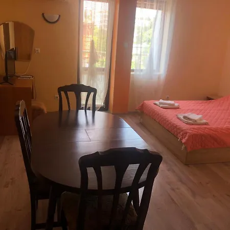 Family Saint Peter Отель Святые Константин и Елена